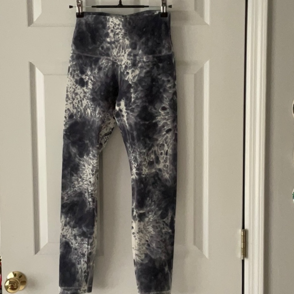 Lululemon Tie-Dye Wonder Under High Rise Leggings 25”